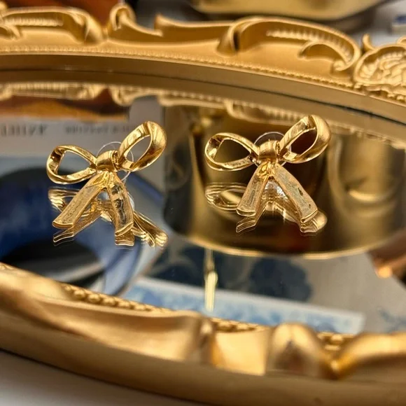 🆕 OSCAR DE LA RENTA 🧿 NWOT Runway Gold Bow Earrings - Picture 13 of 15
